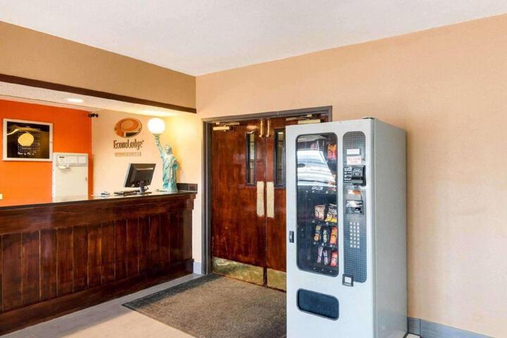 Econo Lodge Wichita Falls Downtown