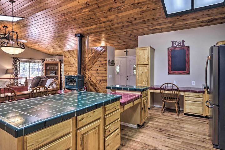 hilda's Cabin Mtn-view Retreat in Pine!