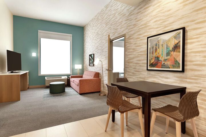 Room 52 of 62