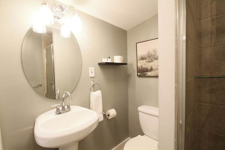 The Aurora Inn & Cottages