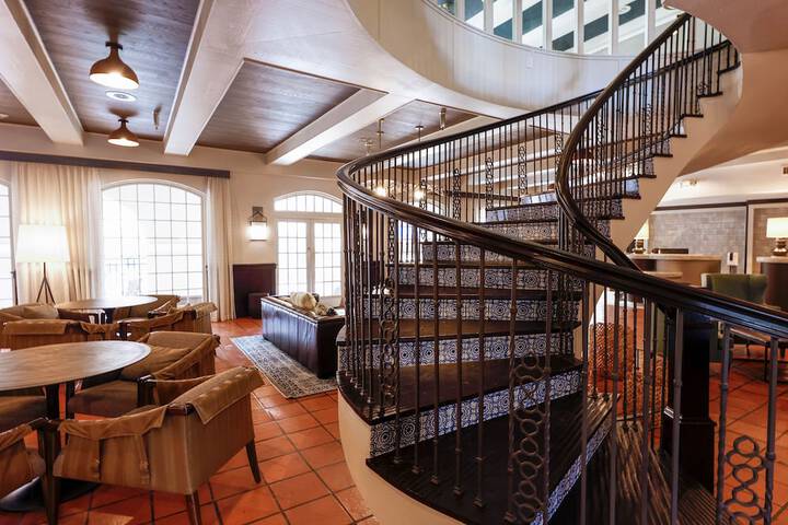 Hotel Interior 11 of 70