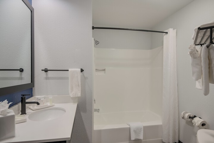 Room 70 of 86