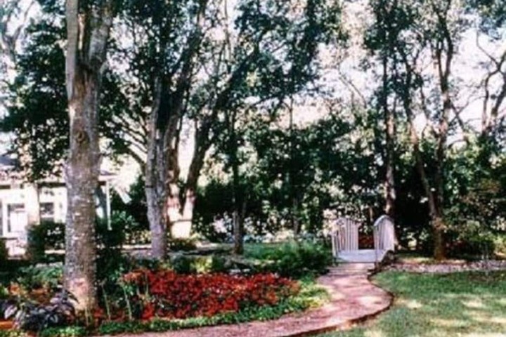 Far View - a Bed & Breakfast Estate