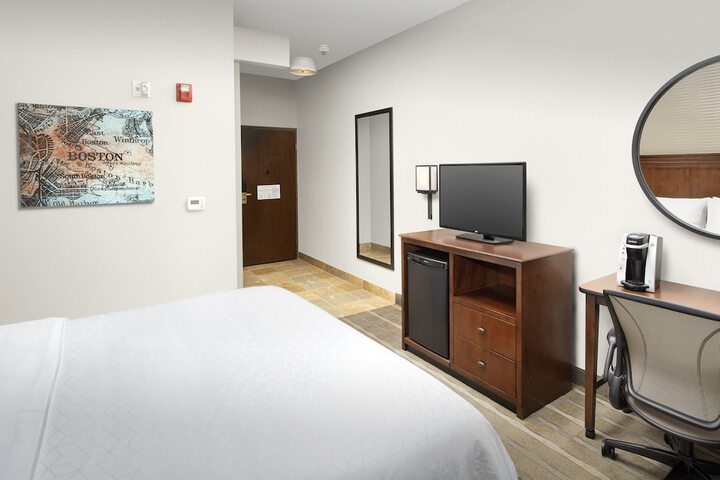 Room 20 of 38