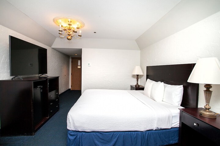 Chateau Hotel and Conference Center