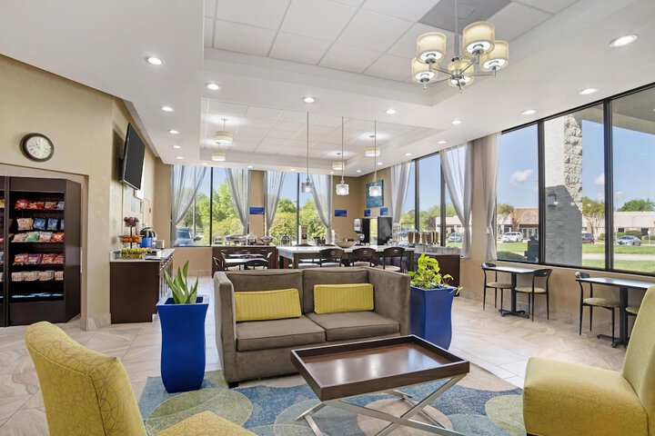 Best Western Inn & Suites - Monroe