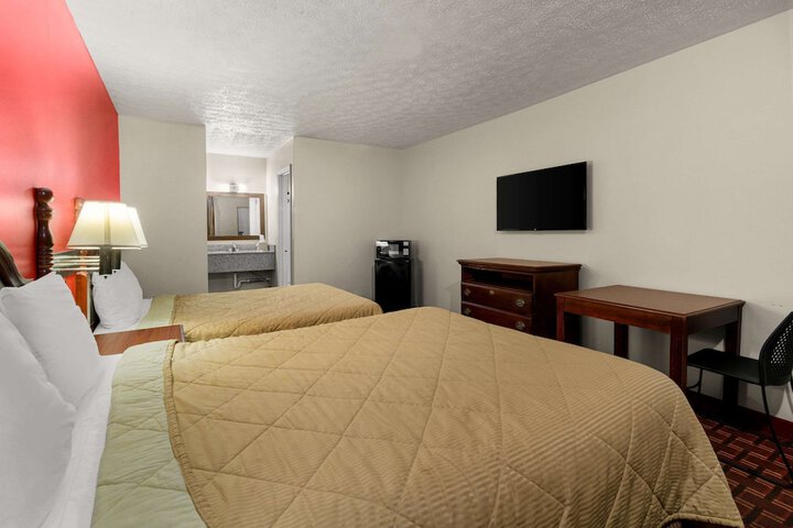 Room 10 of 31