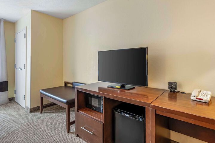 Room 13 of 38