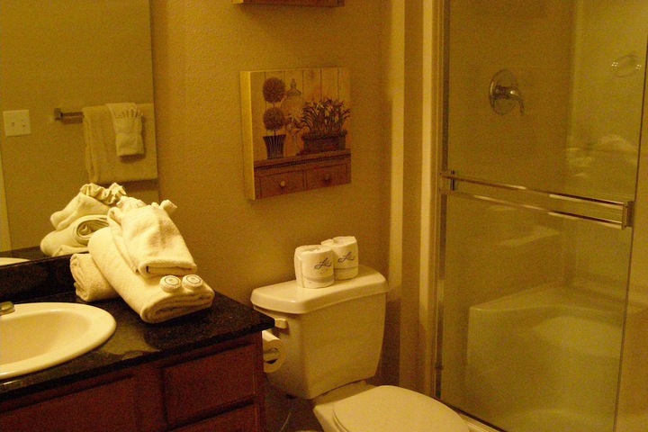 Room 7 of 12