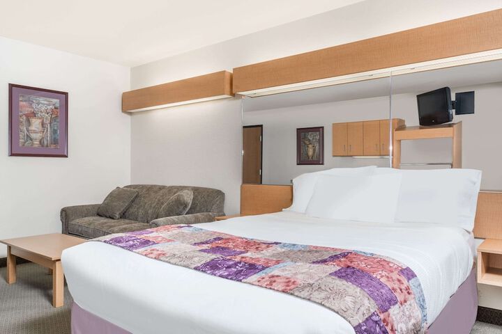 Room 8 of 21