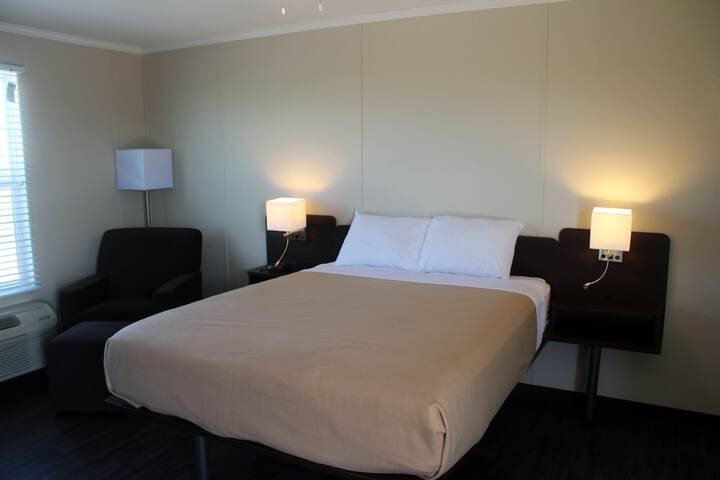 Room 9 of 10