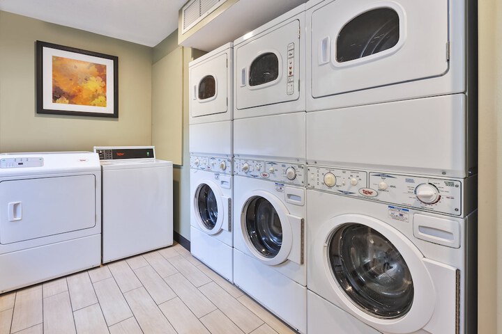 Staybridge Suites Detroit-Utica by IHG