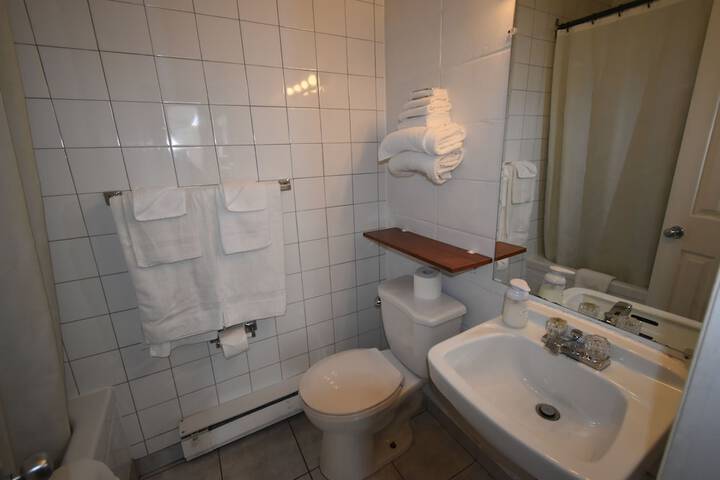 Room 12 of 33