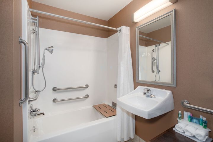 Holiday Inn Express & Suites Yankton by IHG