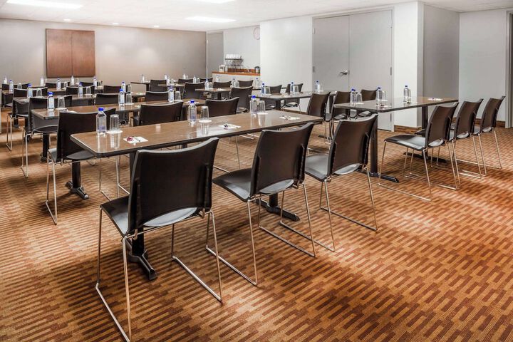 Super 8 by Wyndham Peterborough