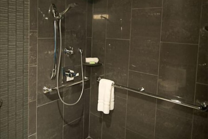 Room 16 of 41