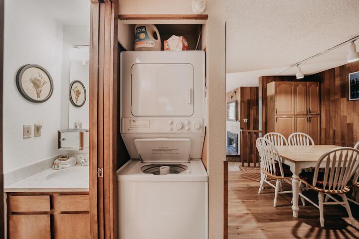84SW - Sauna - Soaker Tub - Fireplace - Sleeps 6