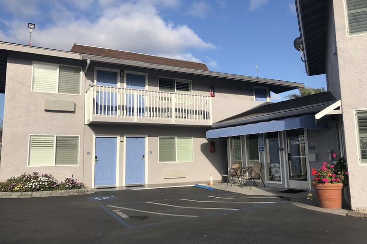 Hotel 8 of 34