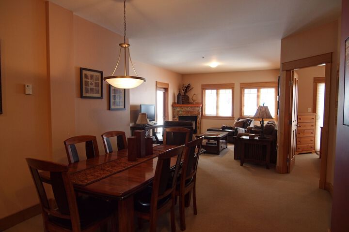 Room 8 of 12