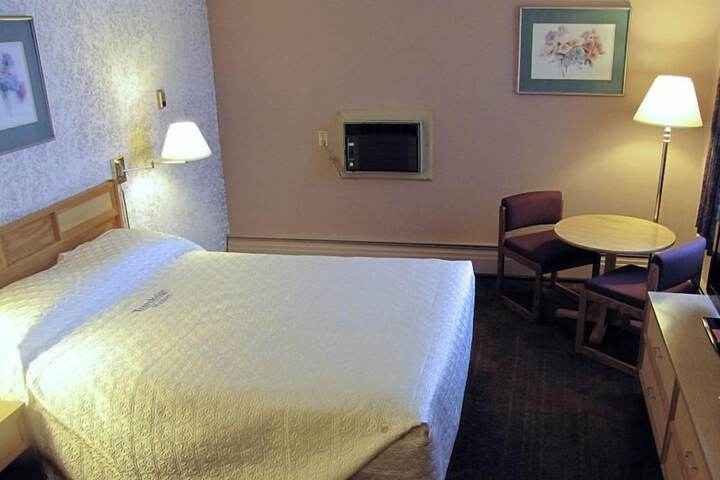 Room 10 of 20