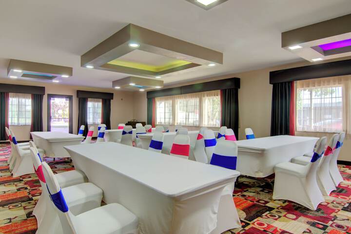 Westbridge Inn & Suites