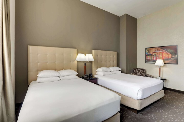 Room 28 of 60