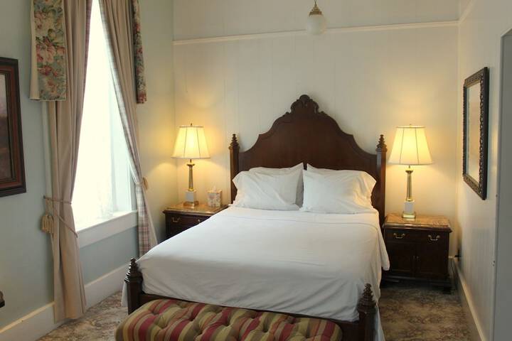 The Hotel Limpia