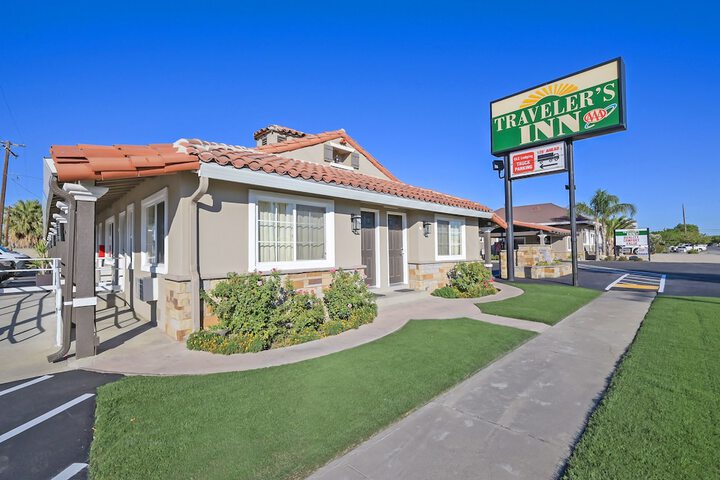 Travelers Inn