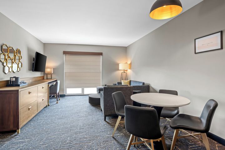 Beacon Suites Hotel