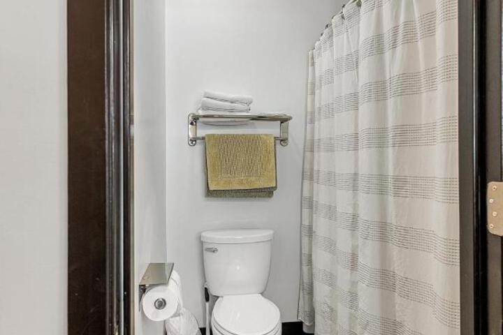 Travel themed group suite near Route 66