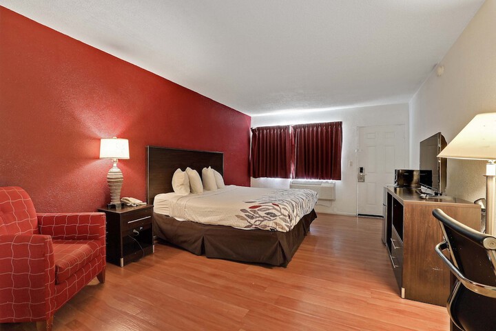 Room 18 of 30