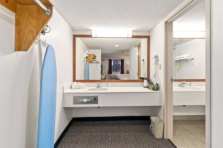 Room 52 of 129