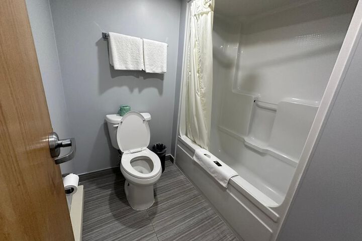 Room 8 of 24