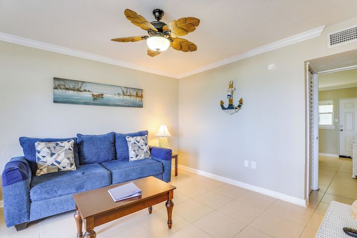 Gulf Getaway With Porch + Direct Beach Access!