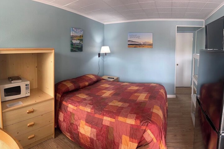 Room 11 of 18