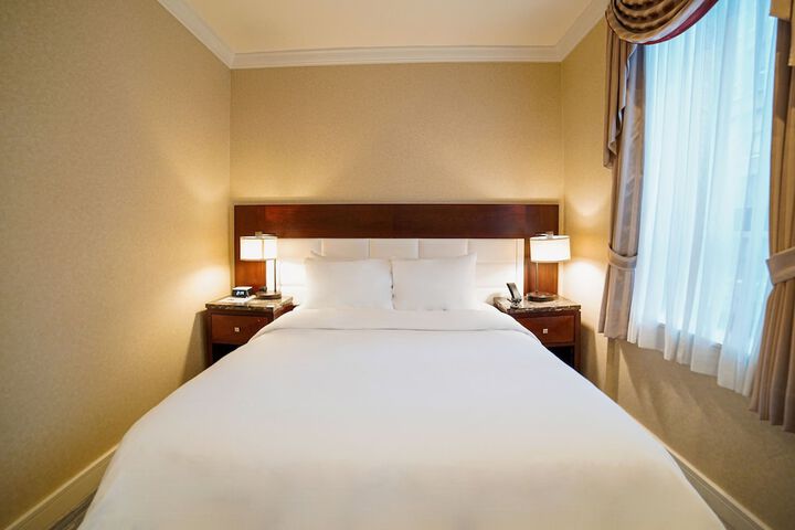 Room 34 of 83