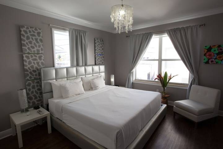 Room 25 of 43