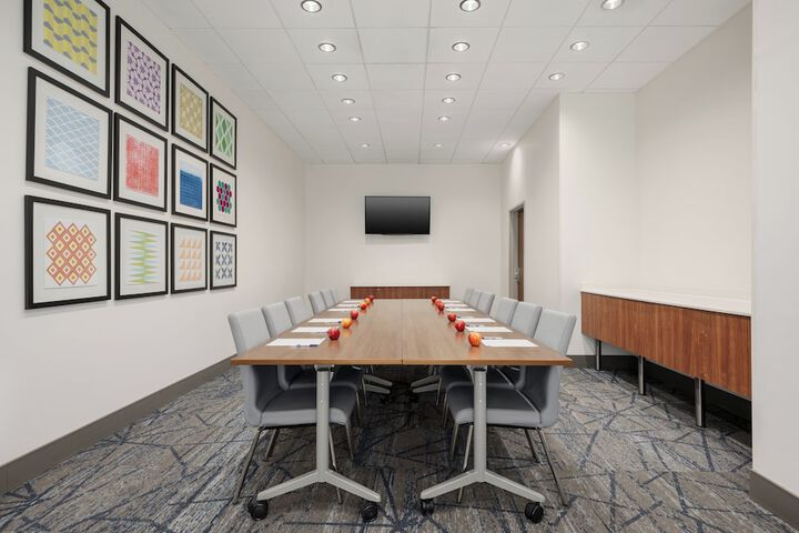 Holiday Inn Express & Suites Victoria - Colwood