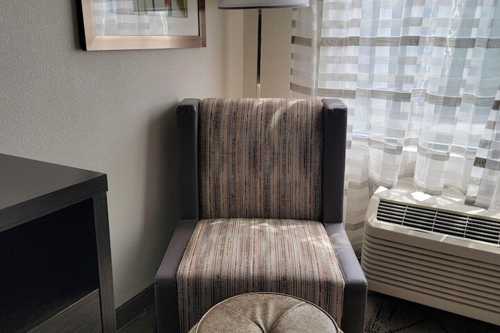 Room 12 of 28