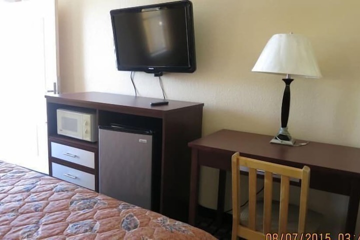 Taylor village Inn and suites