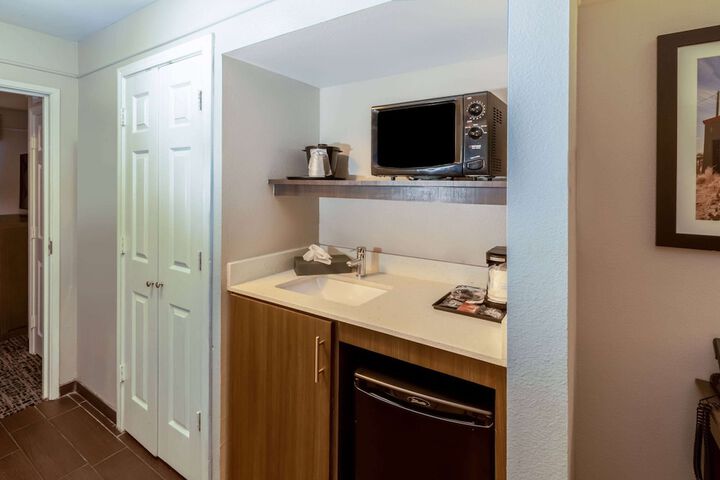 Room 16 of 41