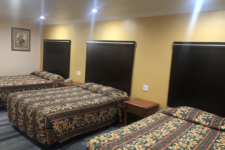 Room 3 of 34