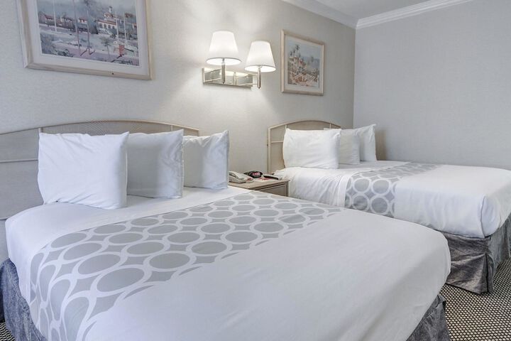 Room 8 of 28
