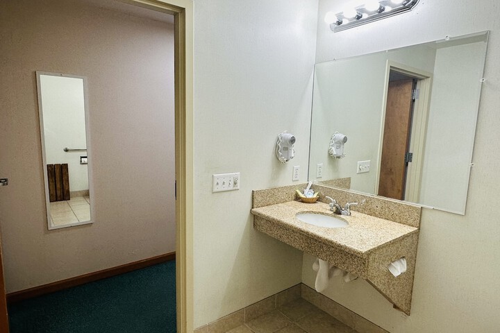 Timberland Inn & Suites
