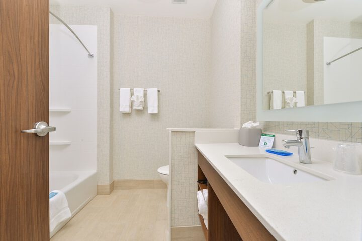 Holiday Inn Express & Suites Chadron by IHG