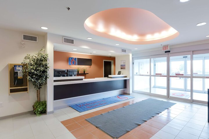 Motel 6 Brandon MB