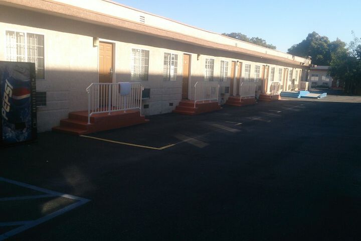 Budget Inn