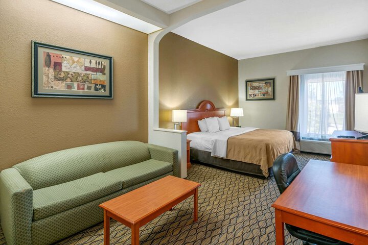 Room 11 of 30