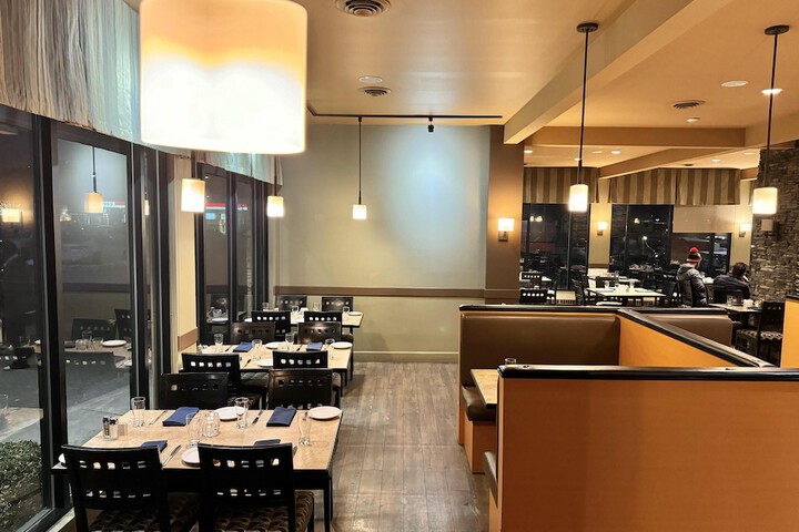 Dining 58 of 77