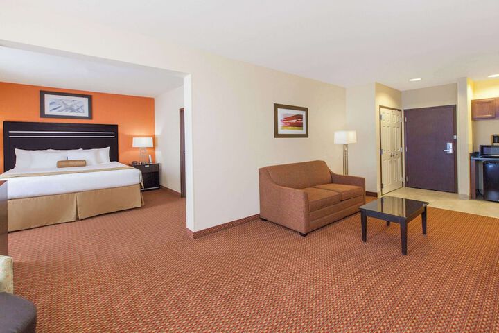 Room 6 of 19
